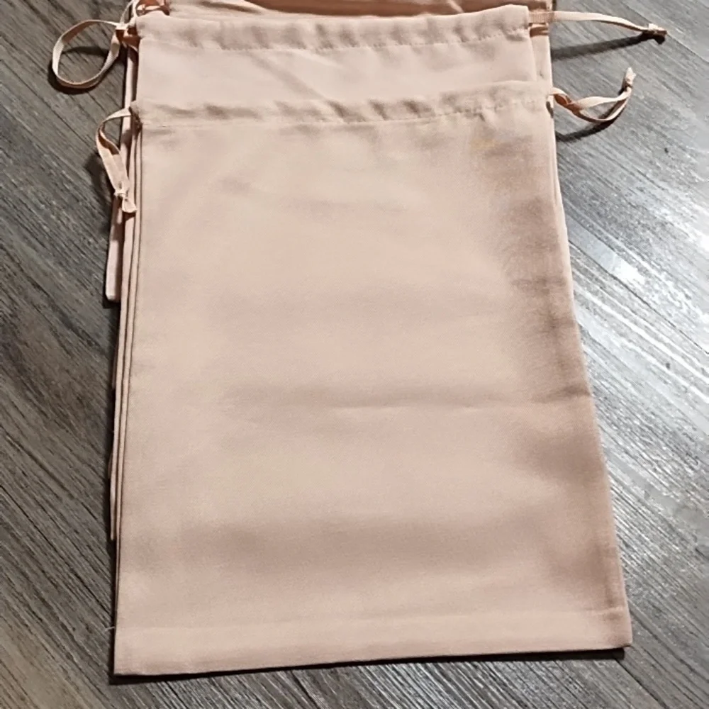 (5) Stuart Weitzman Blush Pink Shoe Bags - Picture 4 of 4